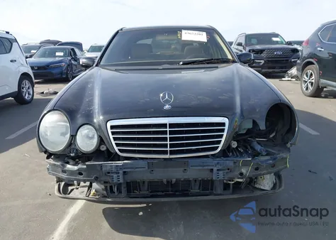 2001 Mercedes-Benz E 430 4M z USA, uszkodzony, nr VIN WDBJF83J11X046952